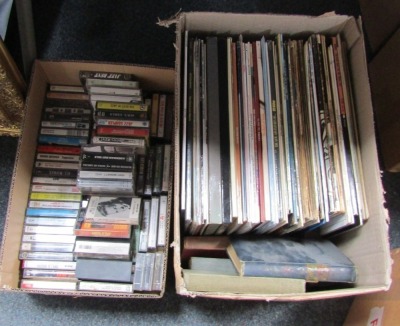 Records, 33rpm, Mingus, Tony Bennett, Jack Dupree, Aznavour, classics, jazz, Linda Ronstadt, quantity of cassettes similar, jazz, etc. (2 boxes)