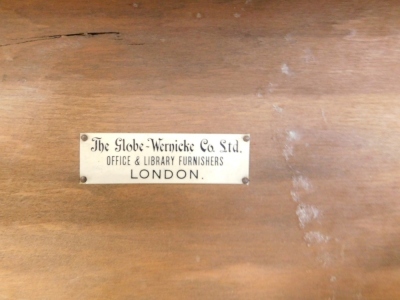 An early 20thC Globe Wernicke oak bookcase, in three parts, comprising two four section bookcases and a corner bookcase, 142cm high, 223cm wide approx. (AF) - 2