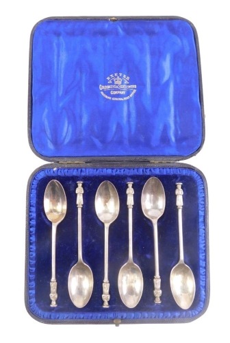 A set of six Victorian silver Apostle spoons, with plain stems and bowls, London, 11cm long, 8oz. (cased)