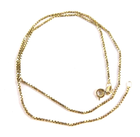 A 9ct gold necklace, 39cm long, 2.7g.