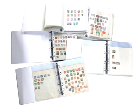 World stamps.- A large quantity of mixed World stamps, contained in five albums, mixed, hinge mount-mounted, most postal used, a few overprint, lacking in very early issues throughout, c.4000+ stamps.