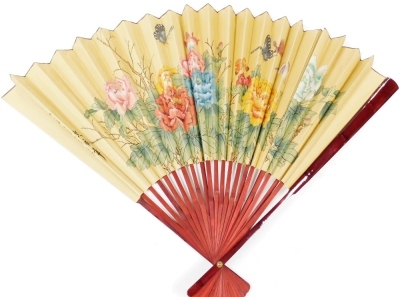 A collection of Chinese porcelain items, to include a moon flask, two figural pillows, figures, table lamps with pierced decoration, transitional style vases, and a large fan. (a quantity) - 21