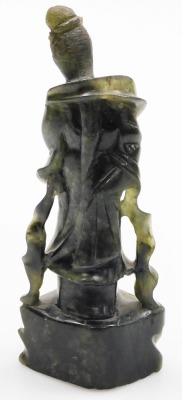 A Japanese green hard stone carving of Guan Yin, the Goddess of Mercy, 21cm high. - 3