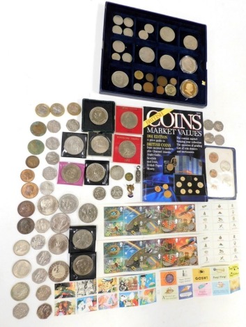 Various commemorative crowns, to include Cooks Islands one dollar Diana Princess of Wales coin, 80 Glorious Years Gibraltar 2006 crown, Churchill crown, Britain's first decimal coin set, various decimal 50p coins to include Paddington, commemorative stamp