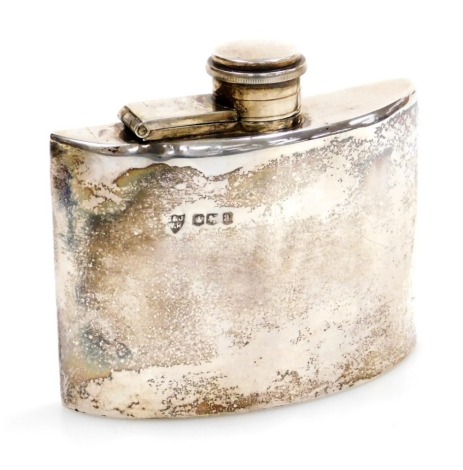 A George V silver hip flask, of plain curvilinear form, lacking cork, G and JW Hawksley, Sheffield 1919, 3.95oz, 8cm high.