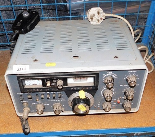 A Yaesu ssb transceiver, FT-101EX. Buyer Note: WARNING! This lot contains untested or unsafe electrical items. It is supplied for scrap or reconditioning only. TRADE ONLY