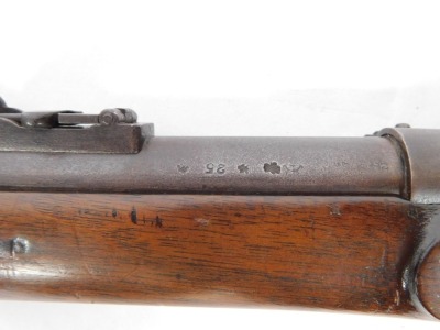 A 19thC Enfield percussion rifle, with mahogany stock, brass fittings and steel ramrod, 123cm overall length. - 4