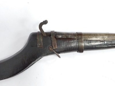 An antique North Indian matchlock rifle, with scripted barrel and steel ramrod, 180cm overall length. - 3