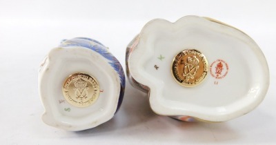 Two Royal Crown Derby paperweights, comprising cat, 12cm high, and otter, 10cm high, each with gold stopper. (2) - 3