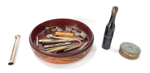Coins, pencil cases and trinkets, comprising two silver reeded pencil cases, silver plated pencil cases, a novelty Irish International Exhibition Dublin 1907 needle case, other needle cases, and a small group of coinage, all enclosed in a wooden domed tri