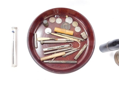 Coins, pencil cases and trinkets, comprising two silver reeded pencil cases, silver plated pencil cases, a novelty Irish International Exhibition Dublin 1907 needle case, other needle cases, and a small group of coinage, all enclosed in a wooden domed tri - 2