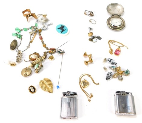 Costume jewellery and trinkets, rolled gold rings, cameo brooch, enamel brooch, President's Club compact, etc. (1 box)