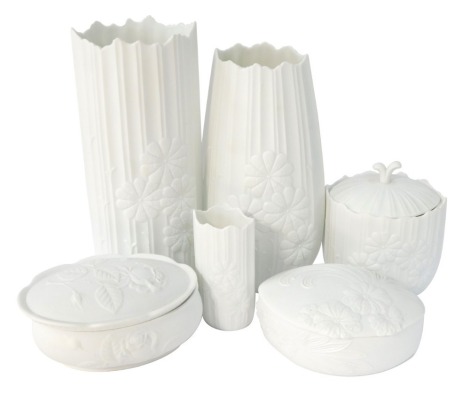 Six items of Kaiser porcelain, comprising three vases and three trinket boxes. (6)