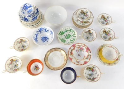 Various cups and saucers, Aynsley gilt painted cups and saucers, blue and white Plant China dragon pattern cups and saucers, serving bowls, etc. (1 tray) - 5