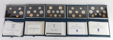 Various Royal Mint coin sets, 1992 Proof Coin Collection, another 1988, 1987, 1989, 1991. (a quantity)