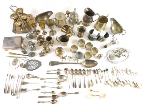 Various silver plated ware, sauce boat, part egg cruet, 22cm high, goblets, blind fret perfume bottle, flat ware, serving spoon case, sauce boat, two handled cup, etc. (a large quantity)