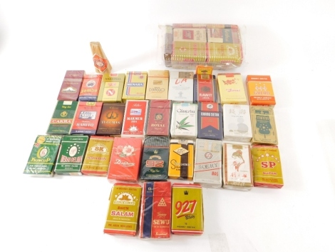 Various vintage cigarettes, world packages, to include Makmur, Giling, etc. (a quantity)