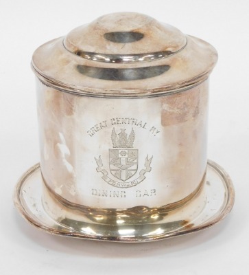 A Walker & Hall silver plated biscuit barrel, on integral stand, engraved with the coat of arms and motto for the Great Central Railway, Dining Car, 16cm high.