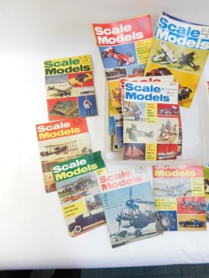 A group of Scale Model Magazines, mainly from 1970's. (1 box) - 2