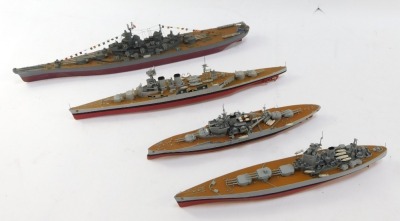 Four kit built warships, comprising two long models and two shorter models. (4) - 2