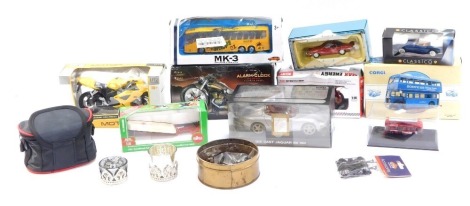 Diecast vehicles, comprising Corgi Commercials Guy Arab Bus Walsall, a Siku agricultural vehicle, Classic Ferrari 1961, model London Bus, Max Energy motorbike, alarm clock, Maisto motorcycles, etc. (1 tray)