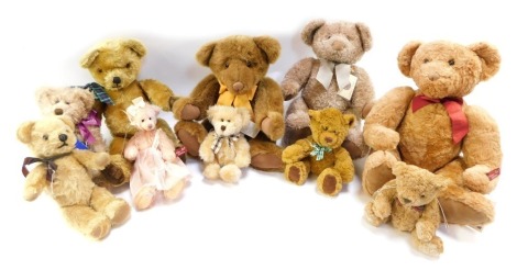 A group of Russ and other Teddy Bears, to include Connoisseur Bear Collection, Russ, two large Vintage Edition Bears, etc. (1 box and 3 bears)