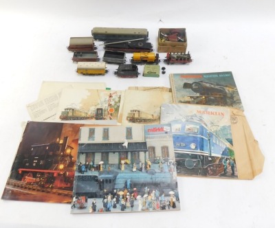 OO gauge railway accessories, comprising a Marklin carriage, Dinky Toys station staff, part wagons, buffers, Marklin magazines, etc. (1 box plus) - 2