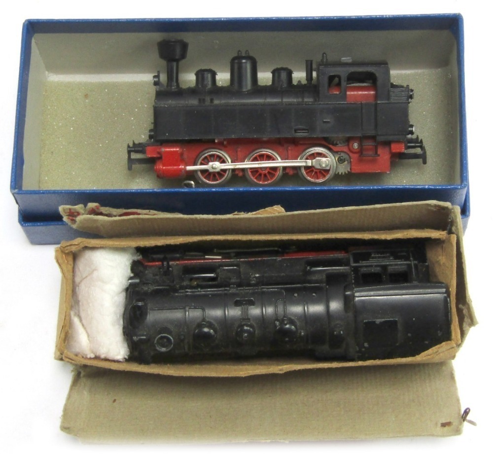 Two OO gauge locomotives, comprising a Marklin BR black livery ...