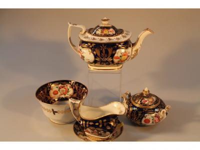 A part set of early 19thC Coalport porcelain tea ware (AF)