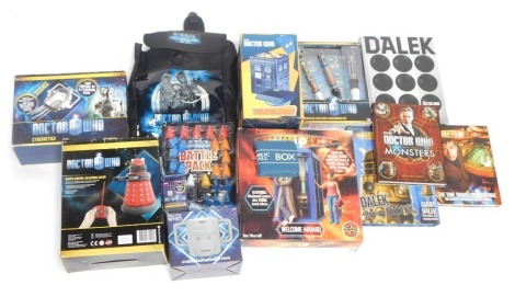 Dr Who memorabilia, comprising sonic screwdrivers, ceramic cookie jar, bag, inflatable remote controlled Dalek, annuals, etc. (1 box)