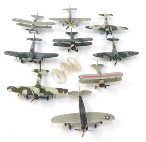 Kit built model aircraft. (1 tray)