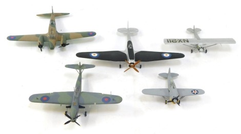 Kit built model aircraft. (1 tray)