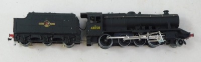 A Hornby Dublo LT25 L.M.R 8F freight locomotive and tender, 2-5-0, 31025, boxed. - 3