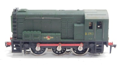 A Hornby Dublo HO/OO gauge diesel electric shunting locomotive, 0-6-0, 3231, three rail, boxed. - 4