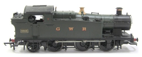 A Bachmann branch line OO gauge class 56 XX tank locomotive, 0-6-2, 6606 GWR green.