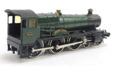 A Mainline 00 gauge GWR 7800 class Hinton Manor locomotive, 4-6-0, 7819 in green livery. - 2