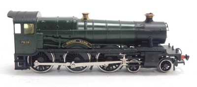 A Mainline 00 gauge GWR 7800 class Hinton Manor locomotive, 4-6-0, 7819 in green livery. - 3