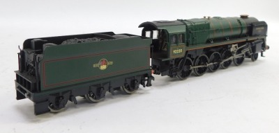 A Hornby OO gauge Evening Star locomotive and tender, in green livery, BR standard class 9F, 2-10-0, 92220. - 2