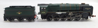 A Hornby OO gauge Evening Star locomotive and tender, in green livery, BR standard class 9F, 2-10-0, 92220. - 3