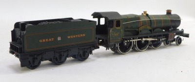 An Airfix OO gauge GWR class Filleigh Castle locomotive and tender, 4-6-0, 4073. - 5