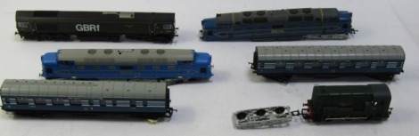 Hornby and other OO gauge railway, comprising Hornby Evening Star, Kitmaster Deltic, Kitbuilt British Railways 13012 locomotive, LNER Hornby Coronaiton Scot carriages, and a Bachmann Branchline Deltic. (1 tray)