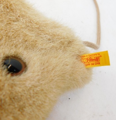 A Steiff bear coin purse, bearing label. - 2