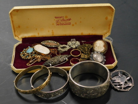 Various jewellery