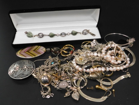 Various silver and other costume jewellery