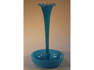 An early 20thC Davidson style blue glass single epergne with crimped rim