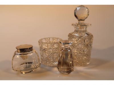 An early 20thC cut glass scent bottle