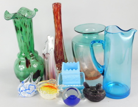 Various items of coloured glass