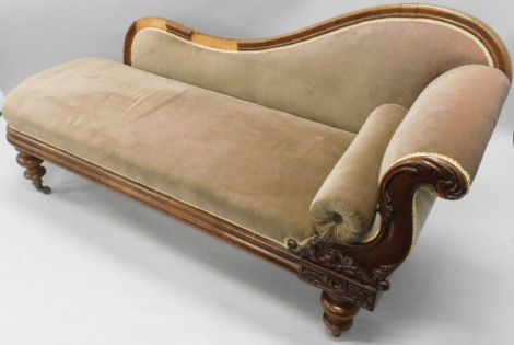 A 19thC mahogany chaise longue