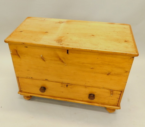 A pine mule chest