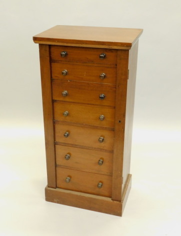 A late 19th/early 20thC mahogany wellington type chest